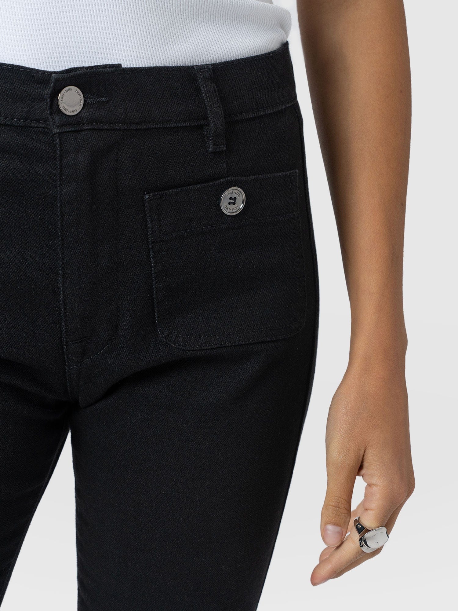 Bowie Stretch Flare Jean - Jet Black - Women's Denims | Saint + Sofia® EU